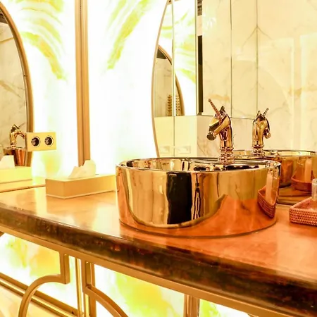 Apartment Golden Flamingo